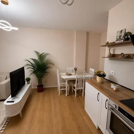 Pave2 Guest house Korce